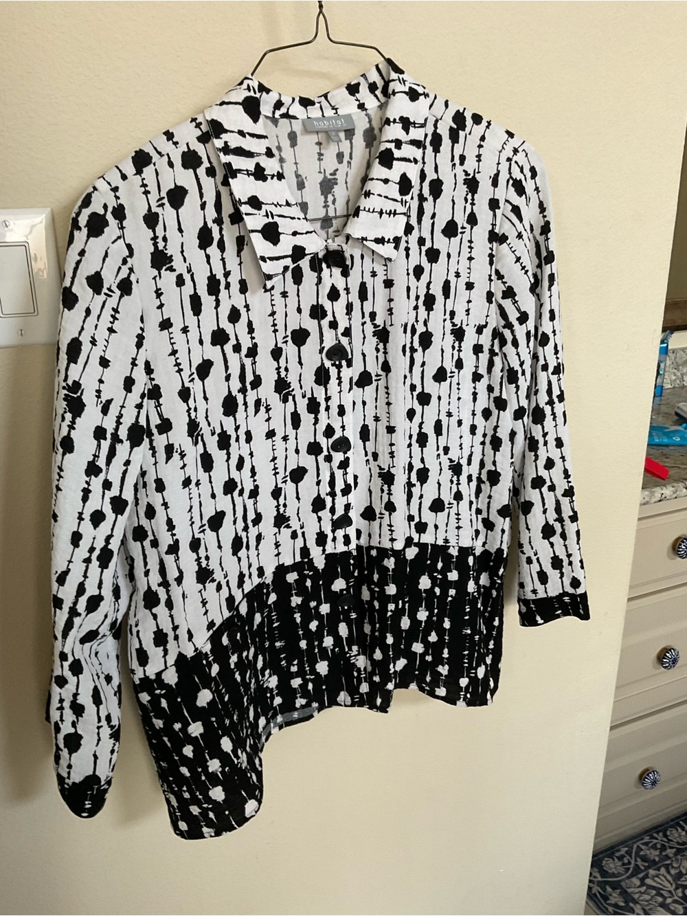 Black and white linen top (or jacket)